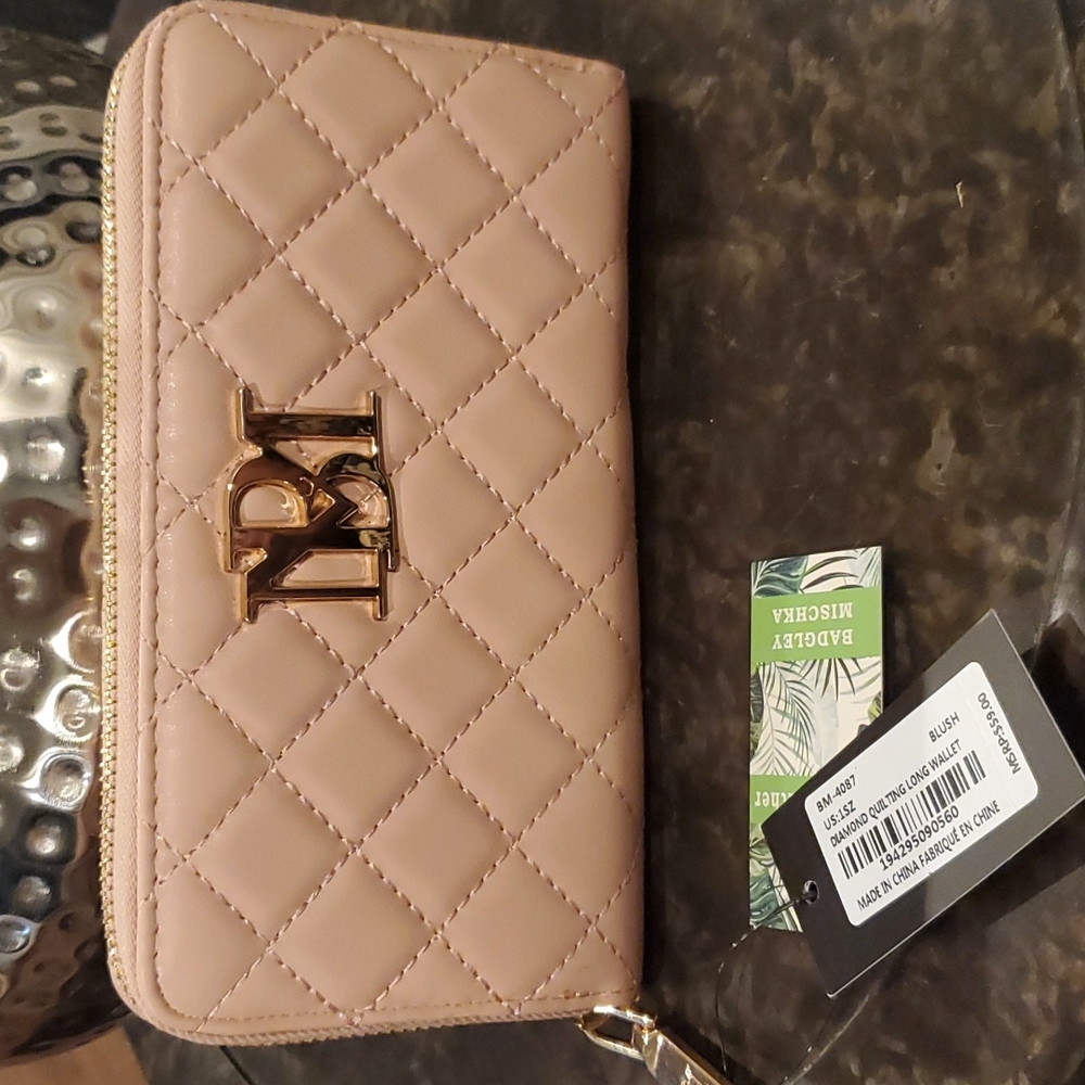 Badgley Mischka quilted logo clutch wallet